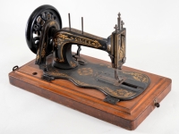 Singer Hand Crank Portable Sewing Machine