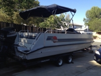 Tracker Party Express 2400 Deck Boat