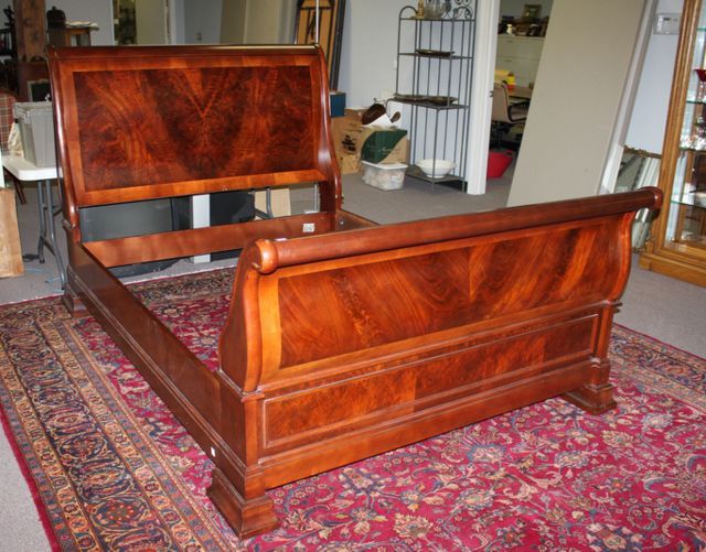 Queen Size Thomasville Sleigh Bed